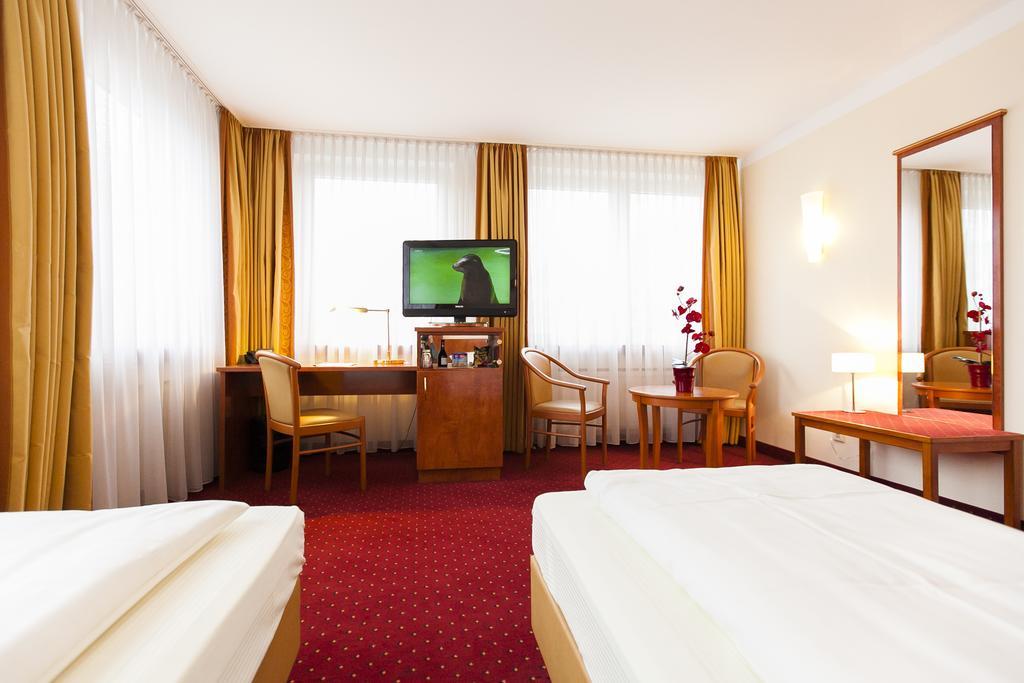 Hotel Am Berliner Platz Langenfeld  Room photo