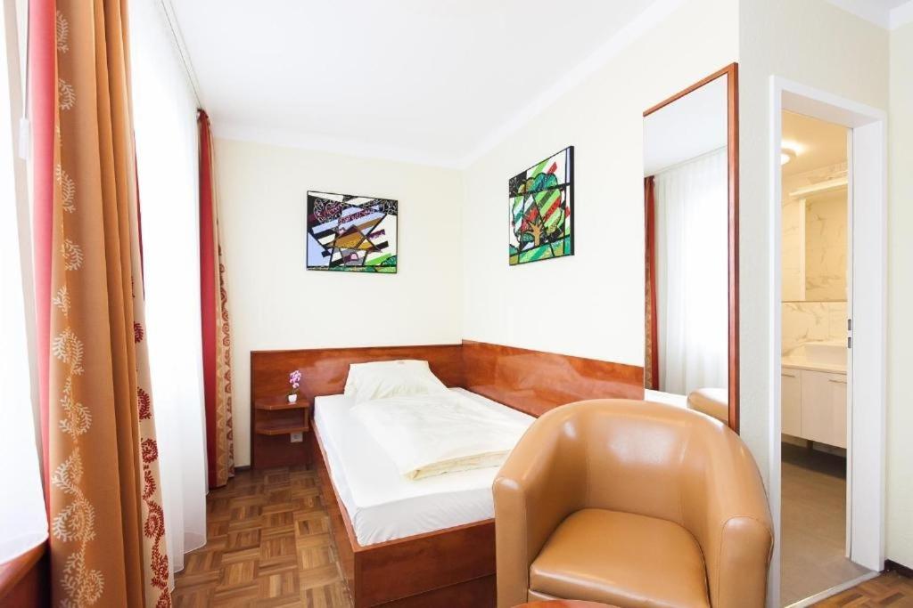 Hotel Am Berliner Platz Langenfeld  Room photo